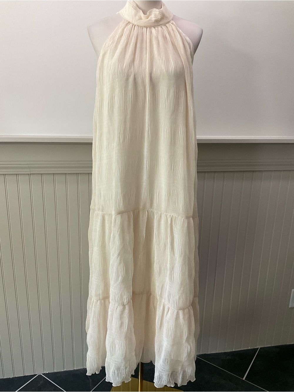 House of Harlow 1960 Cream Crinkle Halter Maxi Dress NWT Size Large Pearl Tie